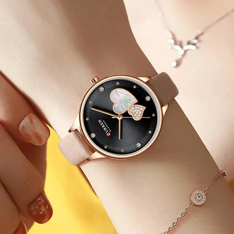 Relógio feminino com bracelete em couro rosa