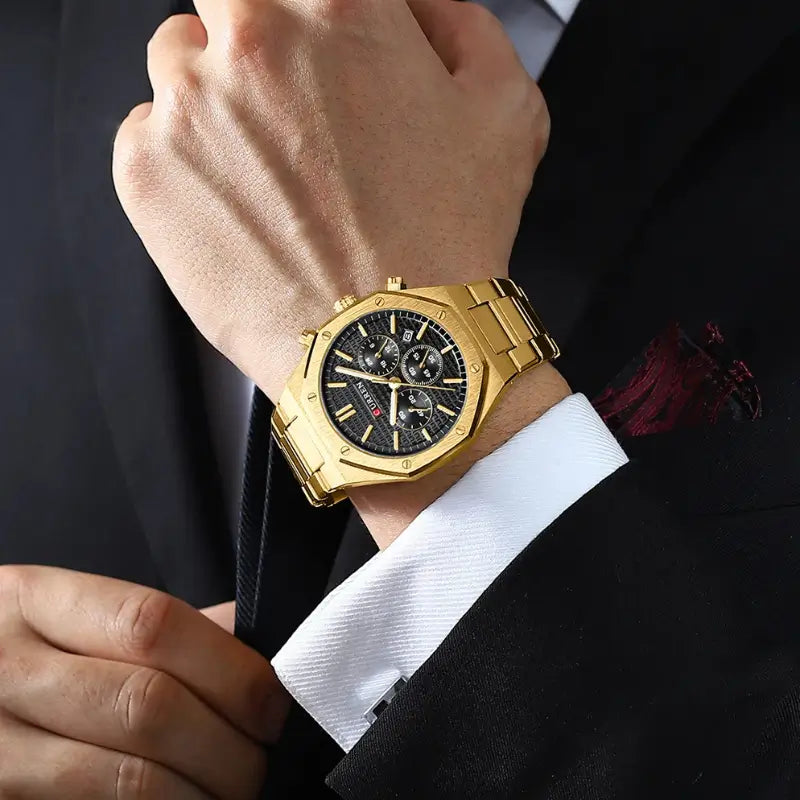 Relógio hexagonal dourado para homem