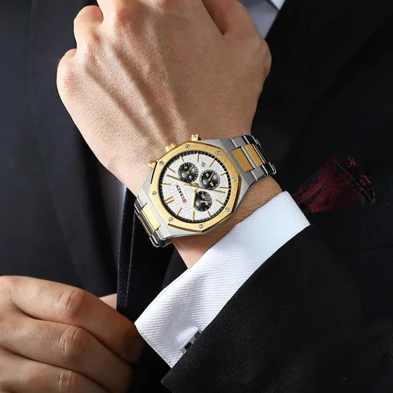 Relógio hexagonal prateado e dourado para homem