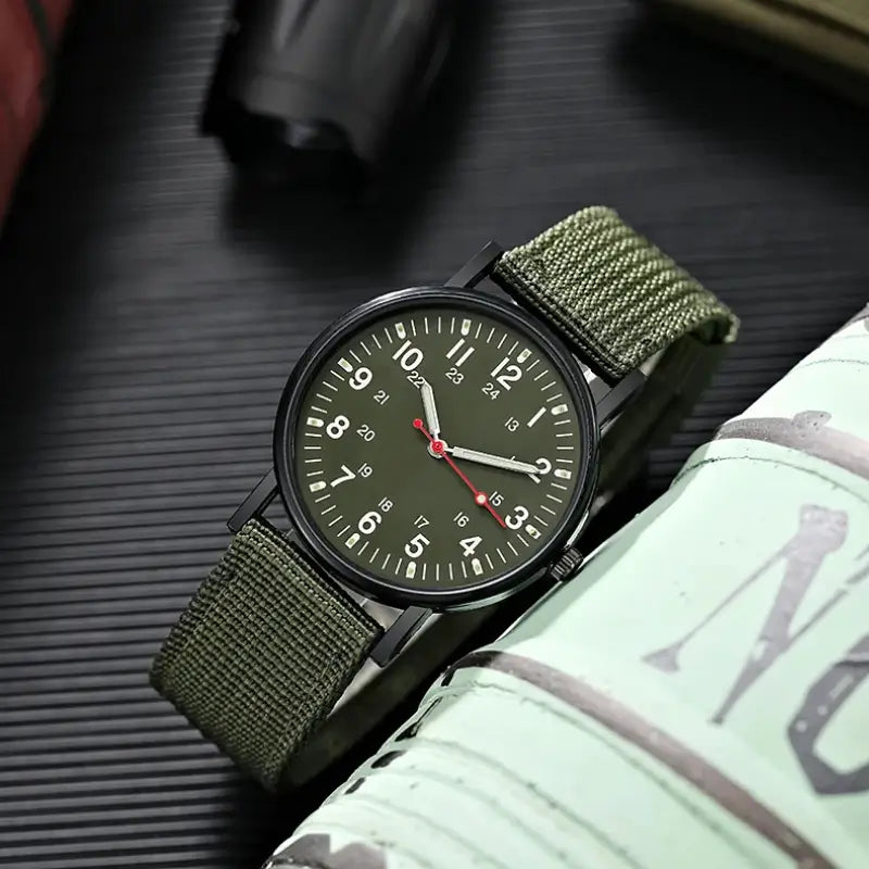 Relógio para homem com bracelete verde